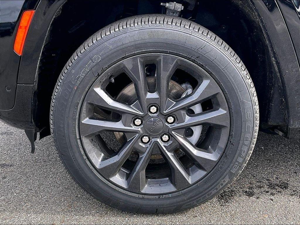 new 2026 Jeep Grand Cherokee car, priced at $49,378