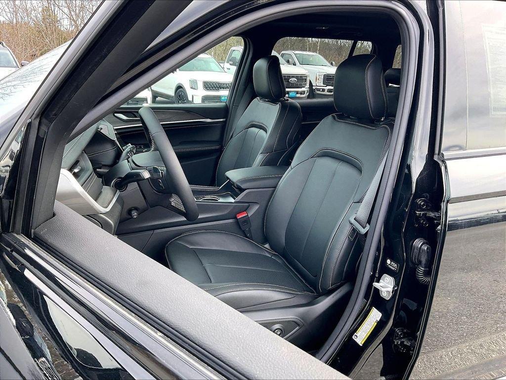 new 2026 Jeep Grand Cherokee car, priced at $49,378