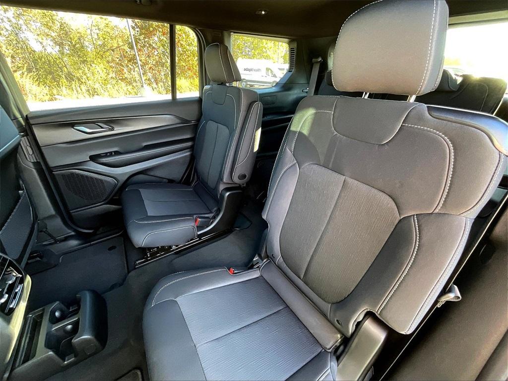 new 2025 Jeep Grand Cherokee L car, priced at $41,104