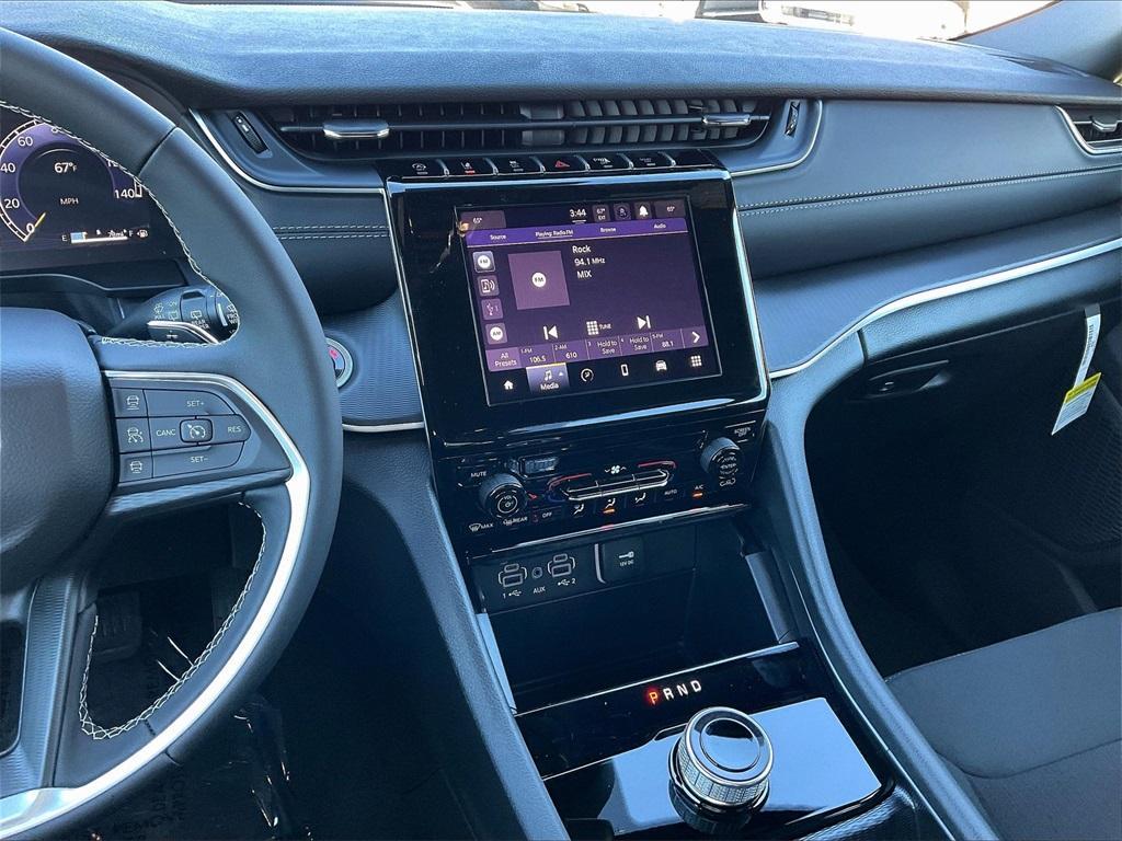 new 2025 Jeep Grand Cherokee L car, priced at $41,104