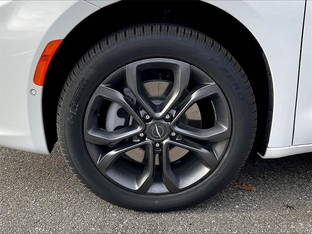 new 2026 Chrysler Pacifica car, priced at $48,350