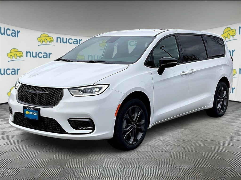 new 2026 Chrysler Pacifica car, priced at $48,350