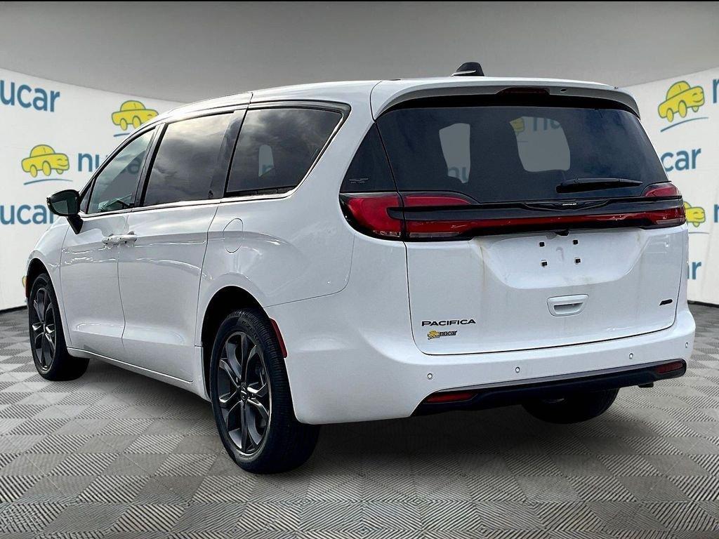 new 2026 Chrysler Pacifica car, priced at $45,549