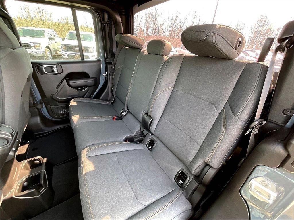 new 2026 Jeep Gladiator car, priced at $43,071