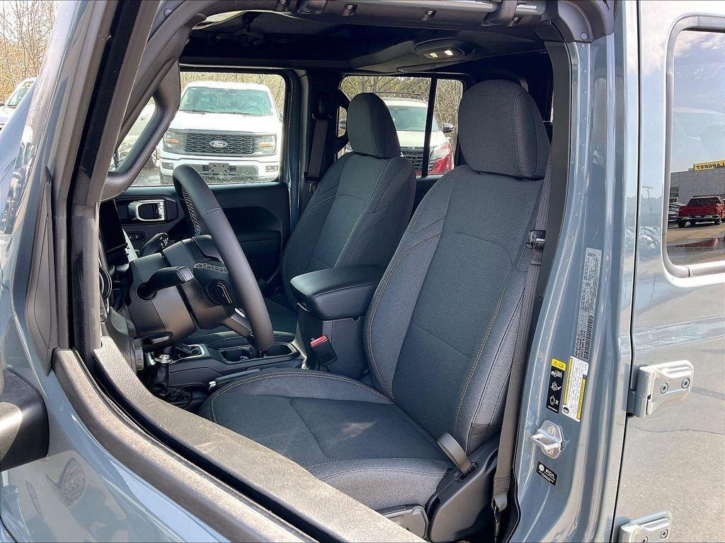 new 2026 Jeep Gladiator car, priced at $43,071