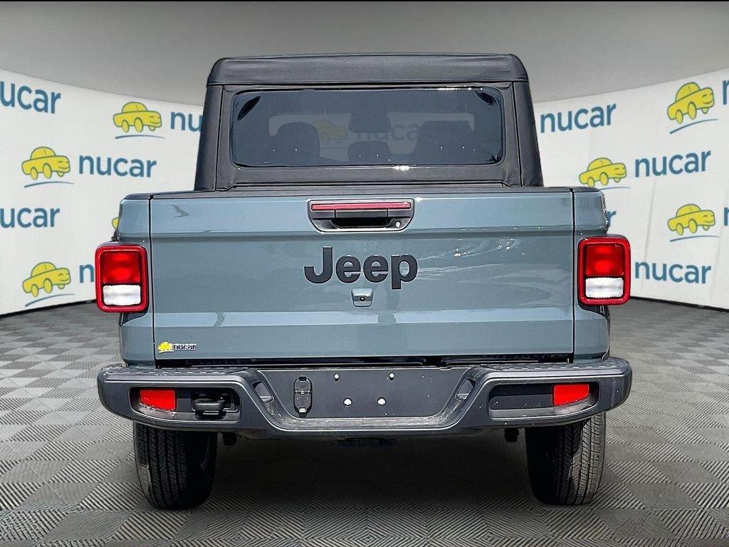 new 2026 Jeep Gladiator car, priced at $43,071