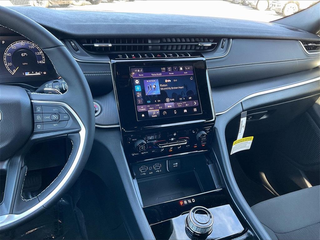 new 2025 Jeep Grand Cherokee car, priced at $40,470