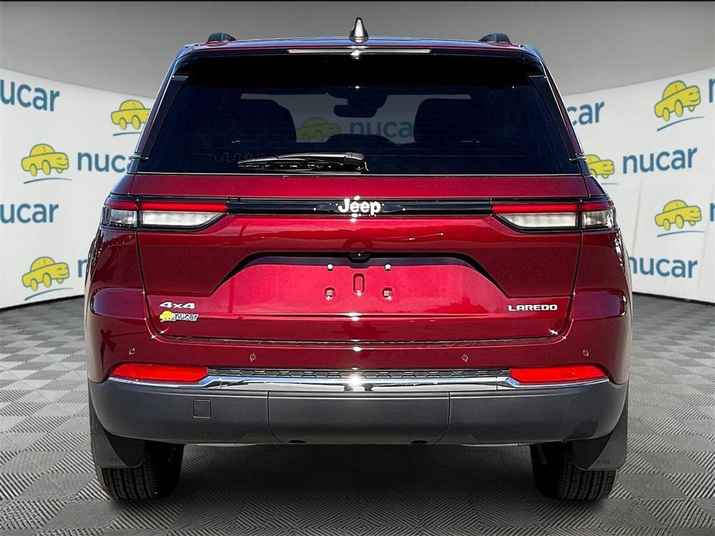 new 2025 Jeep Grand Cherokee car, priced at $40,470