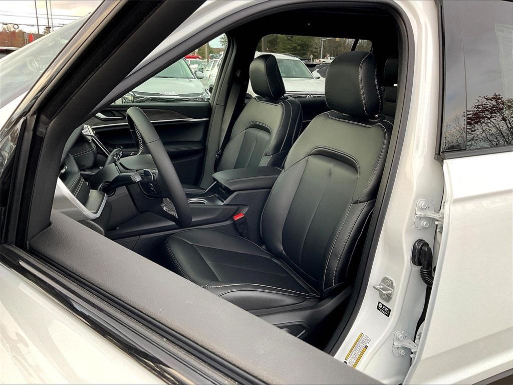 new 2025 Jeep Grand Cherokee L car, priced at $49,490