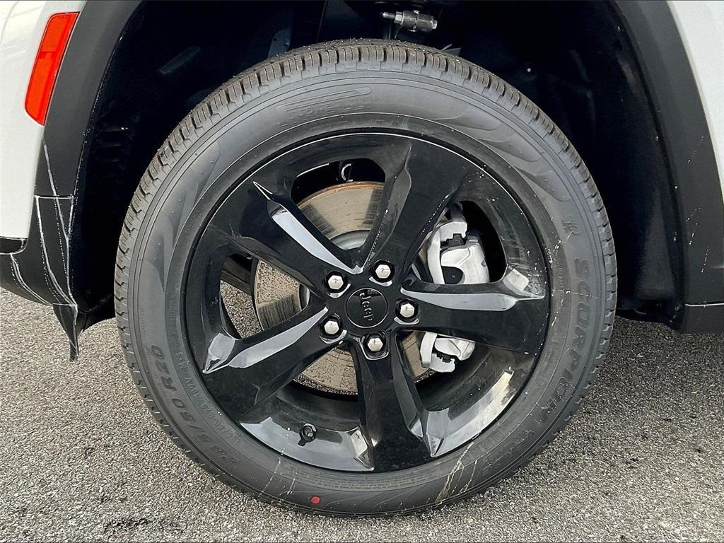 new 2025 Jeep Grand Cherokee L car, priced at $49,490