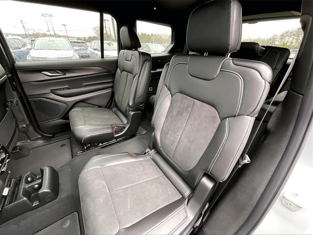 new 2025 Jeep Grand Cherokee L car, priced at $44,226