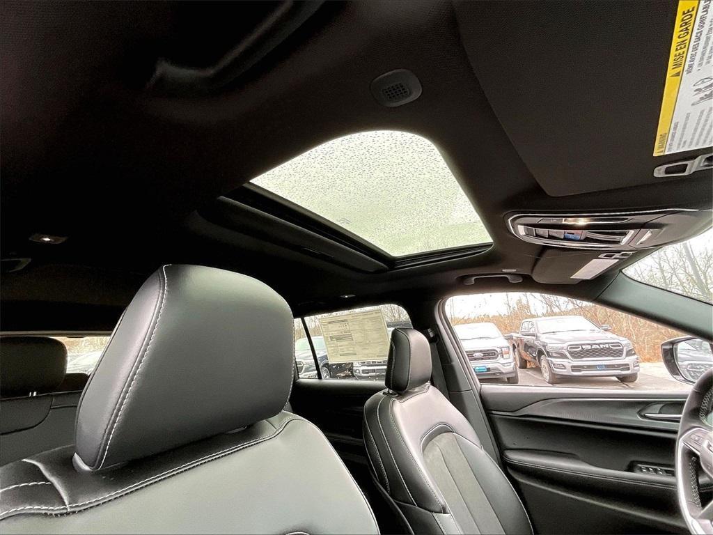 new 2025 Jeep Grand Cherokee L car, priced at $44,226