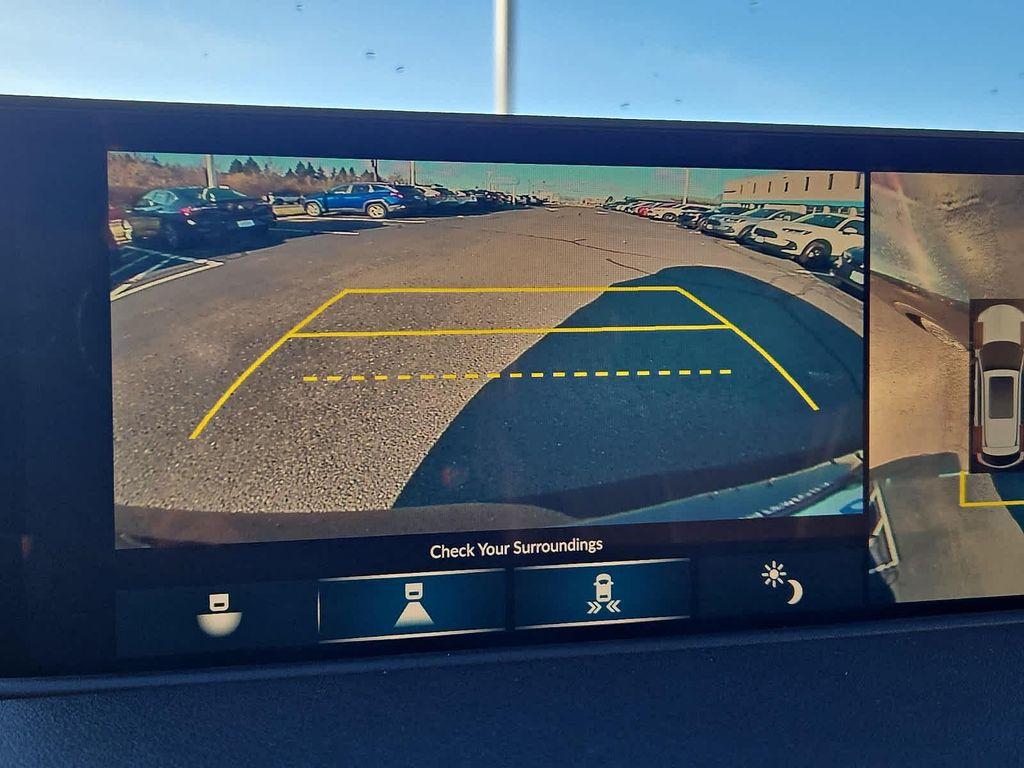 used 2022 Acura MDX car, priced at $40,781