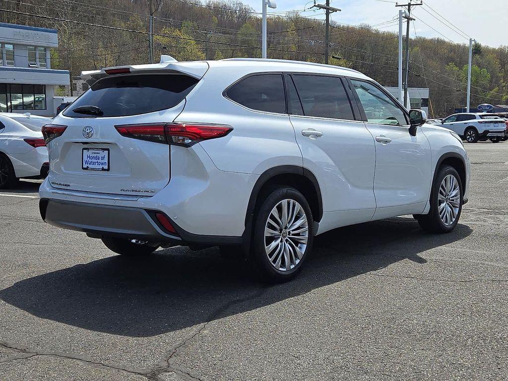 used 2023 Toyota Highlander car, priced at $44,887