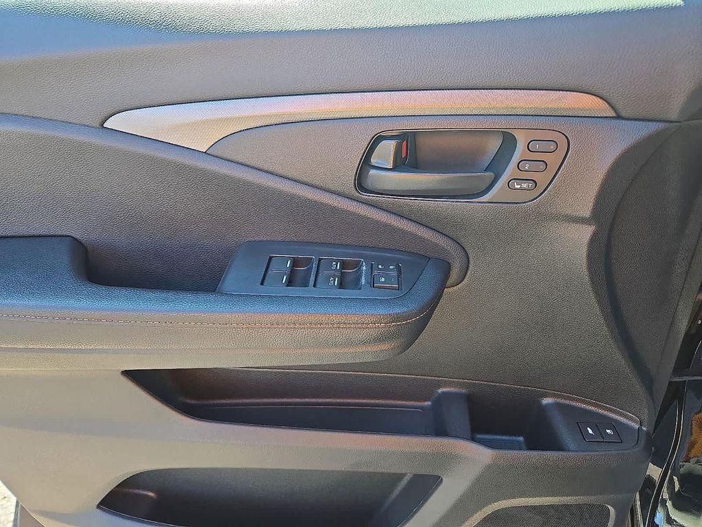 used 2022 Honda Passport car, priced at $33,242