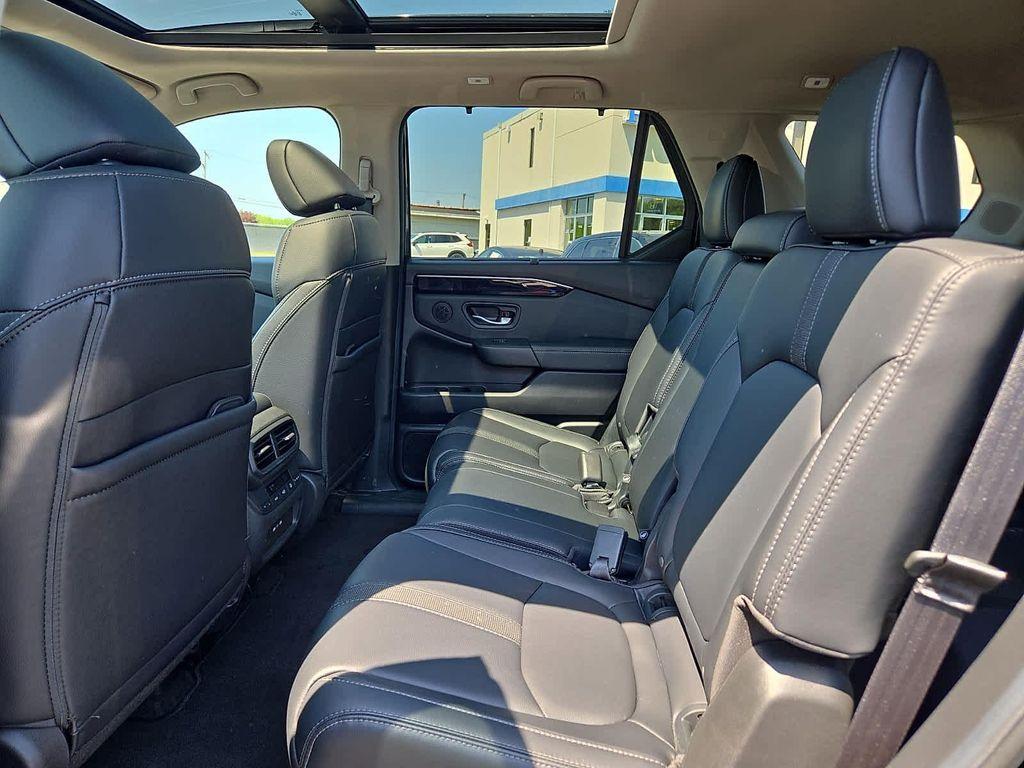 used 2024 Honda Pilot car, priced at $41,607