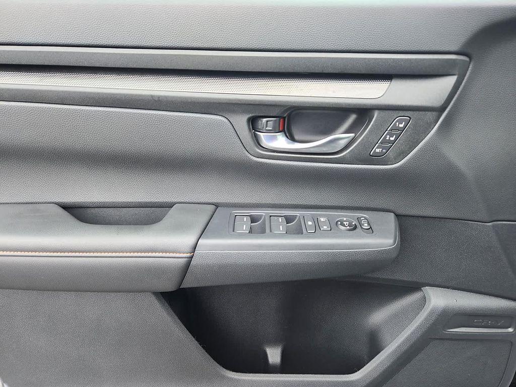 used 2025 Honda CR-V Hybrid car, priced at $35,895