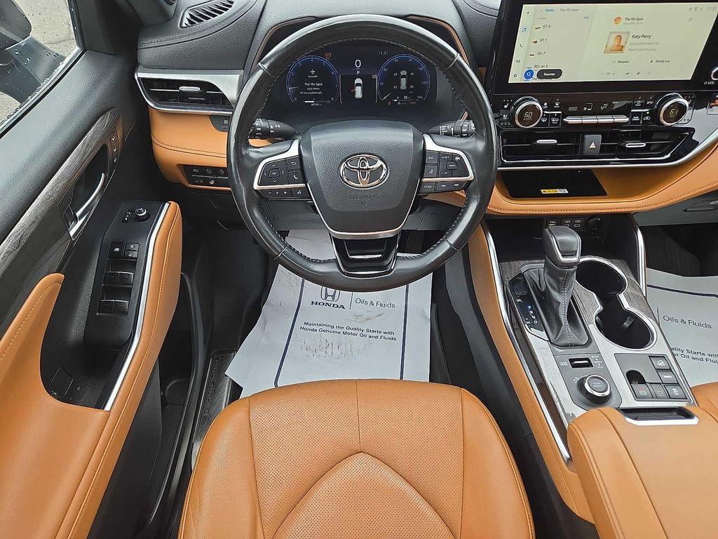 used 2023 Toyota Highlander car, priced at $39,103