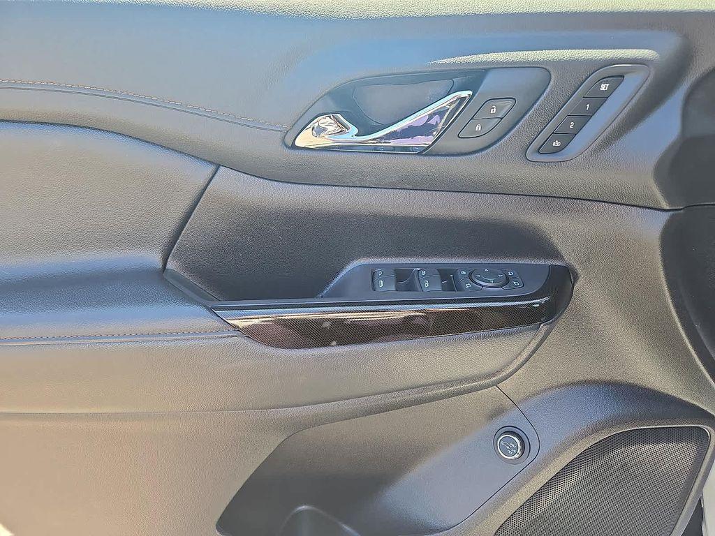 used 2022 GMC Acadia car, priced at $27,137