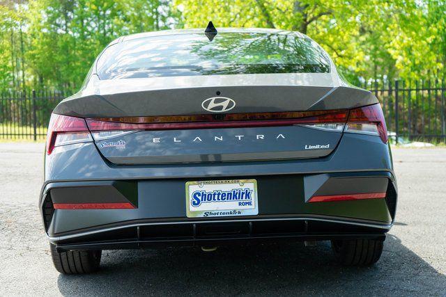 new 2025 Hyundai Elantra car, priced at $28,560