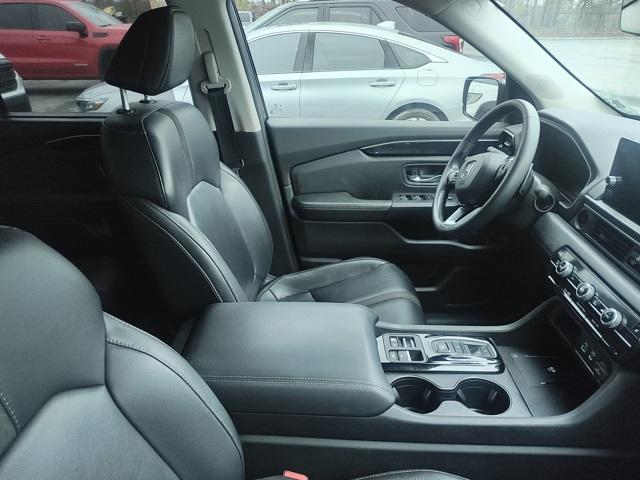 used 2024 Honda Pilot car, priced at $36,995