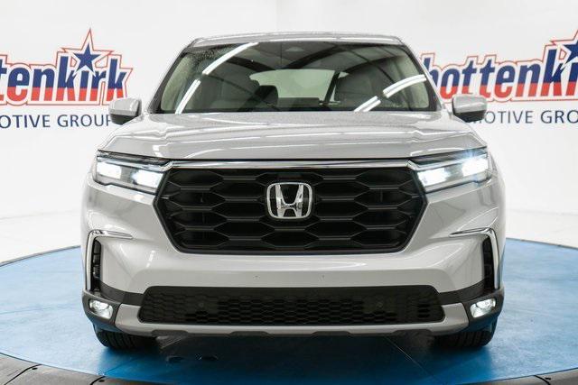 used 2025 Honda Pilot car, priced at $40,695