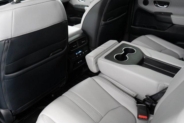 used 2025 Honda Pilot car, priced at $40,695