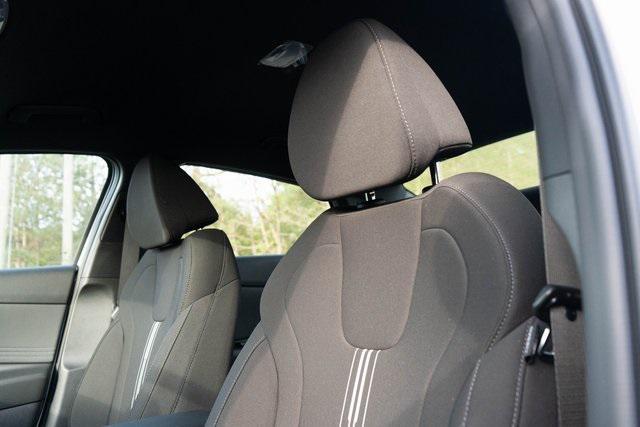 new 2025 Hyundai ELANTRA HEV car, priced at $26,185