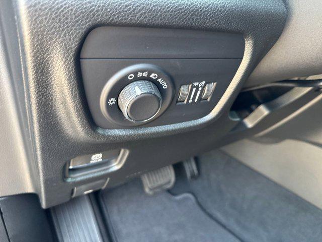 new 2025 Jeep Grand Cherokee L car, priced at $40,092