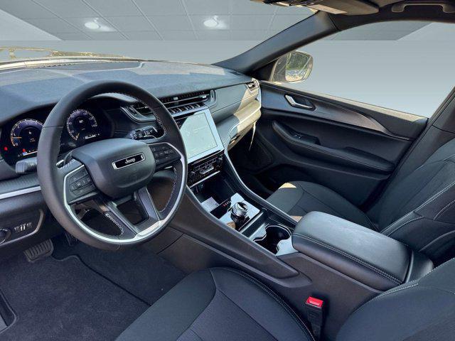 new 2025 Jeep Grand Cherokee L car, priced at $40,092