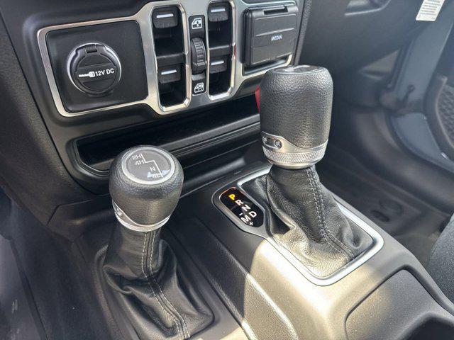 new 2025 Jeep Wrangler car, priced at $45,692