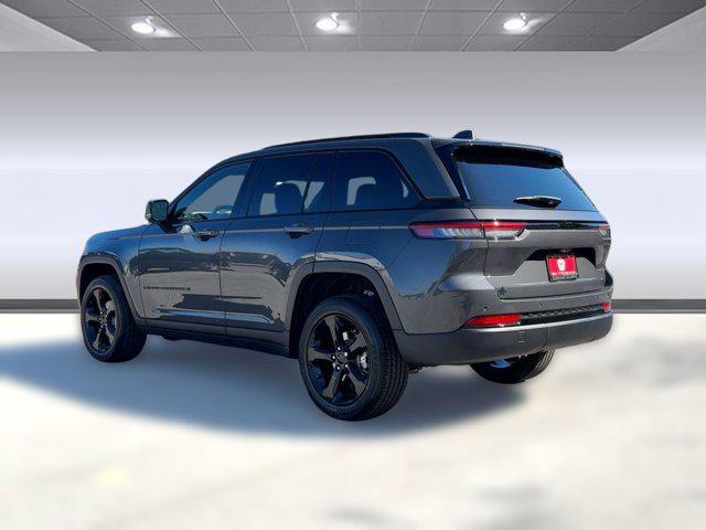 new 2025 Jeep Grand Cherokee car, priced at $41,541