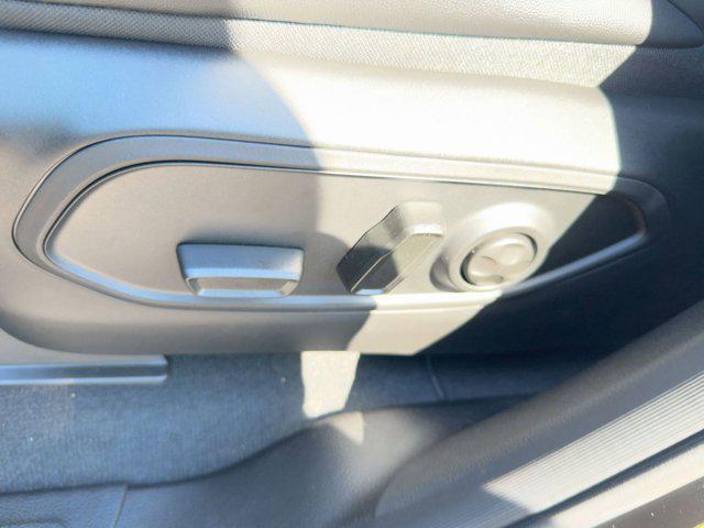 new 2025 Jeep Grand Cherokee car, priced at $37,992