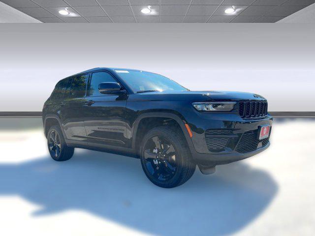 new 2025 Jeep Grand Cherokee car, priced at $37,992