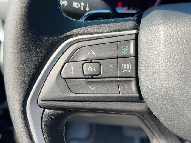 new 2025 Jeep Grand Cherokee car, priced at $37,992