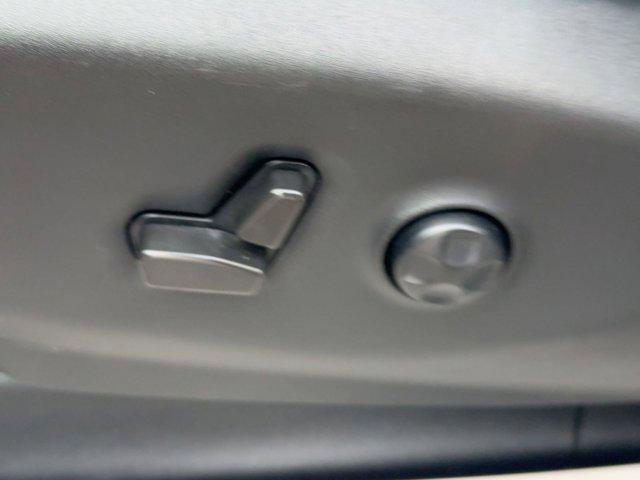 used 2022 Chrysler Pacifica car, priced at $18,998