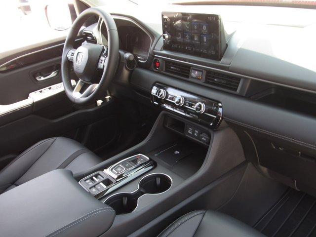 new 2025 Honda Pilot car, priced at $49,705