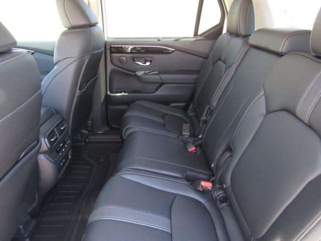 new 2025 Honda Pilot car, priced at $47,550