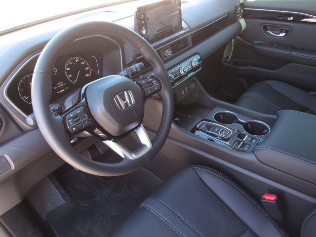 new 2025 Honda Pilot car, priced at $51,550
