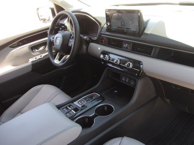 new 2025 Honda Pilot car, priced at $53,750