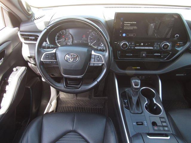 used 2023 Toyota Highlander car, priced at $35,898