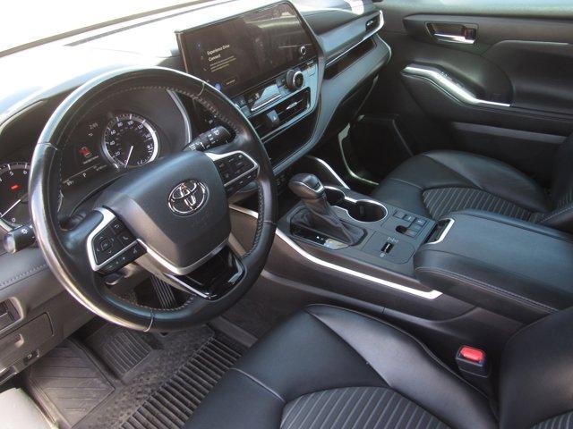 used 2023 Toyota Highlander car, priced at $35,898