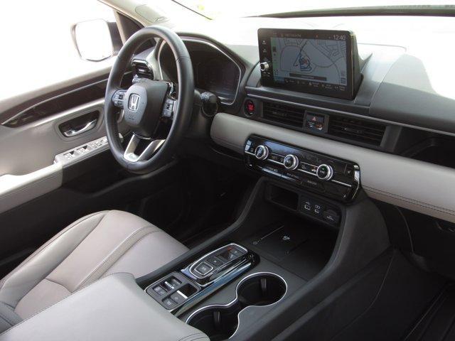 used 2025 Honda Pilot car, priced at $44,780