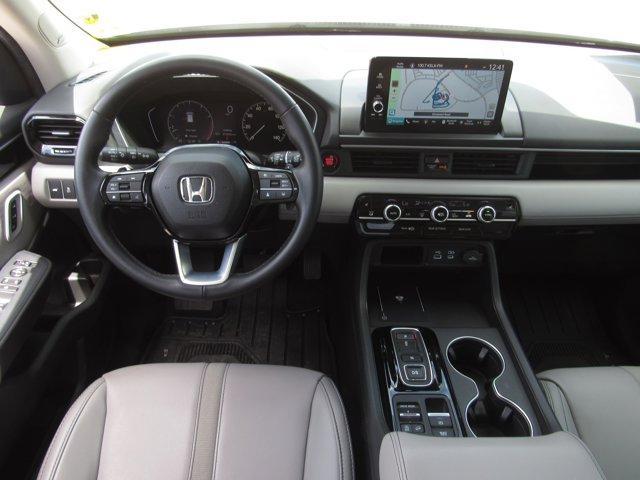 used 2025 Honda Pilot car, priced at $44,780