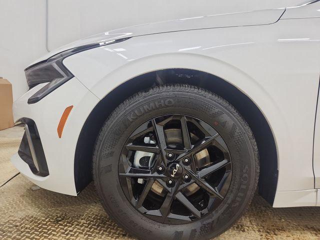 new 2026 Kia K5 car, priced at $27,075