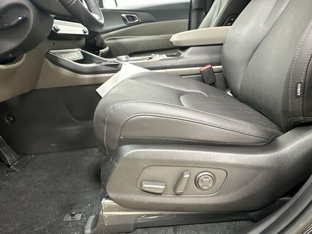 new 2026 Kia Carnival Hybrid car, priced at $42,200