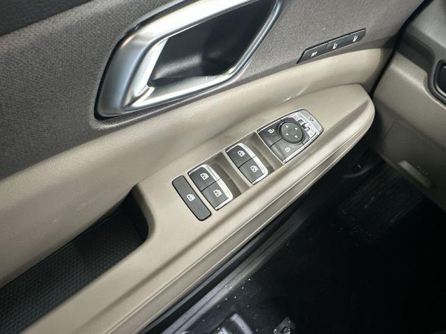 new 2026 Kia Carnival Hybrid car, priced at $42,200