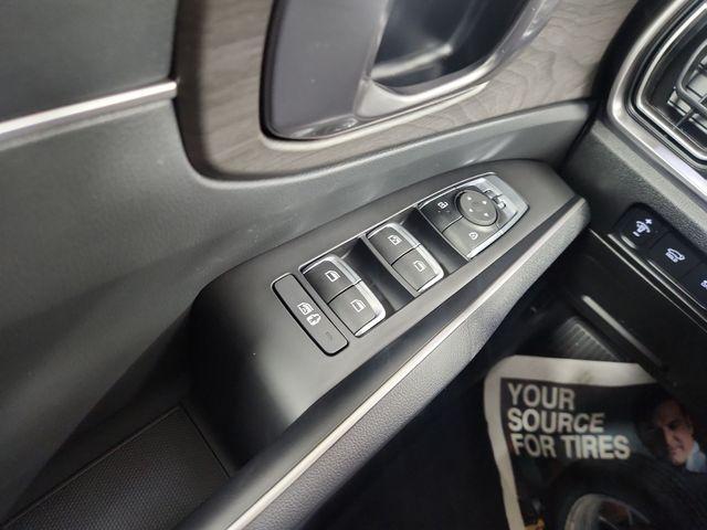 new 2026 Kia Sorento car, priced at $40,028