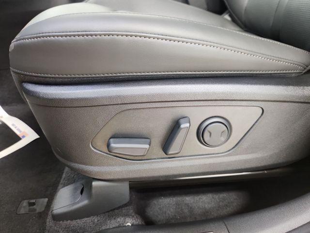 new 2026 Kia Sorento car, priced at $40,028