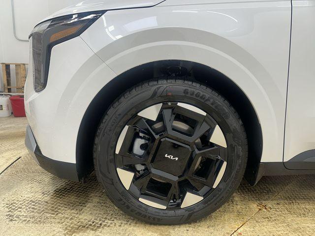 new 2026 Kia Carnival car, priced at $41,384